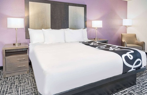 Norfolk - Virginia Beach Hotel | La Quinta Inn & Suites by Wyndham Norfolk