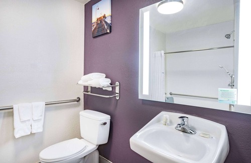 Norfolk - Virginia Beach Hotel | La Quinta Inn & Suites by Wyndham Norfolk