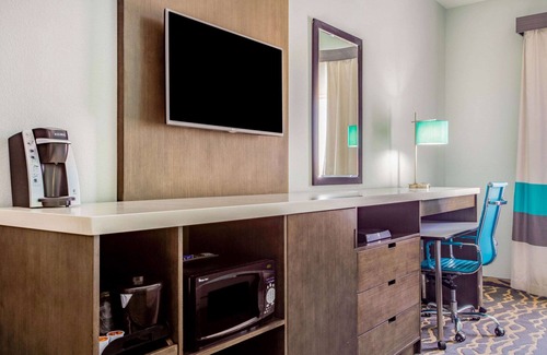 Roanoke Hotel | La Quinta Inn & Suites by Wyndham Northlake Fort Worth