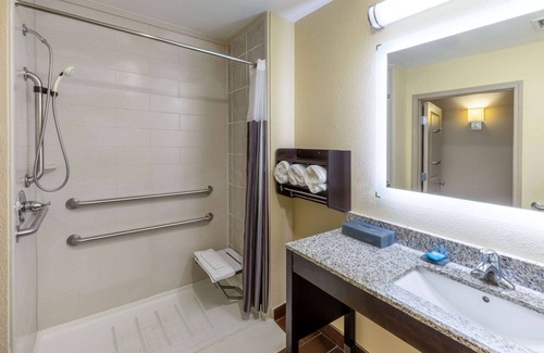 Durant Hotel | La Quinta Inn & Suites by Wyndham Durant