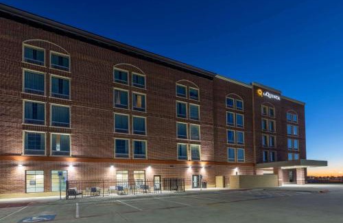 Frisco Hotel | La Quinta Inn & Suites by Wyndham Dallas - Frisco Stadium