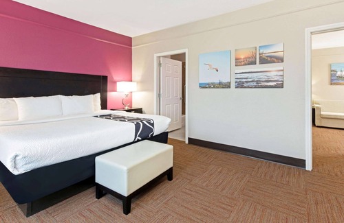 Winnie Hotel | La Quinta Inn & Suites by Wyndham Winnie