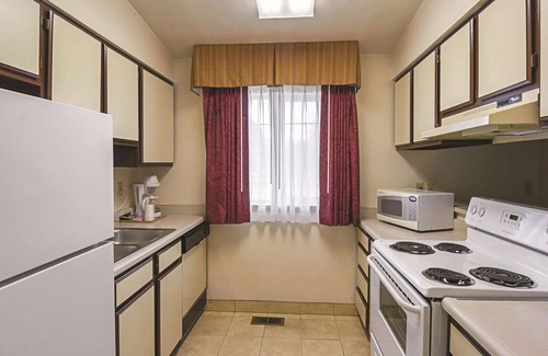 Woodburn Hotel | La Quinta Inn & Suites by Wyndham Woodburn