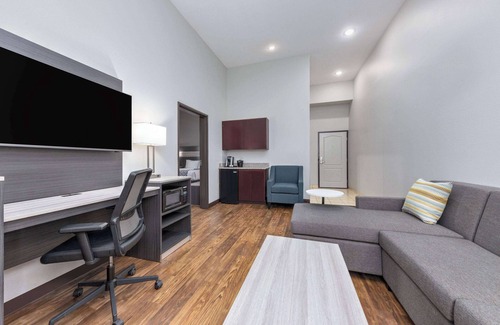 Allen Hotel | La Quinta Inn & Suites by Wyndham Allen at The Village