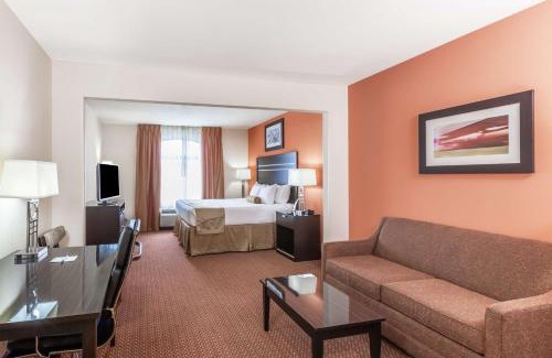 Tulsa Hotel | La Quinta Inn & Suites by Wyndham Tulsa Midtown
