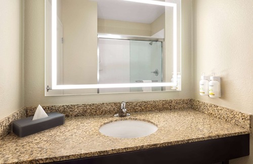 Alcoa Hotel | La Quinta Inn & Suites by Wyndham Knoxville Airport