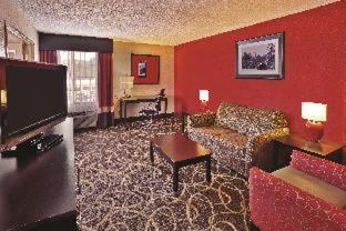 Summersville Hotel | La Quinta Inn & Suites - New River Gorge National Park