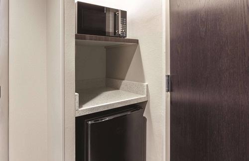 Terre Haute Hotel | La Quinta Inn & Suites by Wyndham Terre Haute
