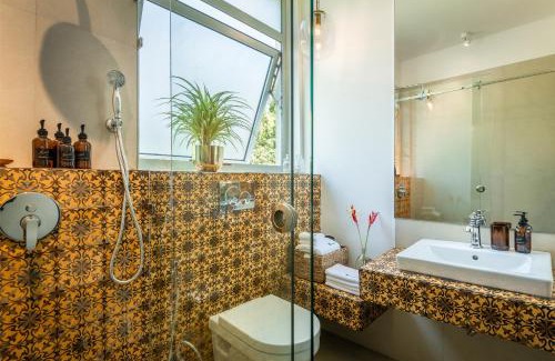 Vagator Villa | La Risa, 2 BHK Villas near Vagator Beach, Private Pool with Kitchen, Balcony, Security