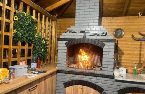 Dubova House | La Roby si Niko