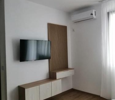 Dubova House | La Roby si Niko