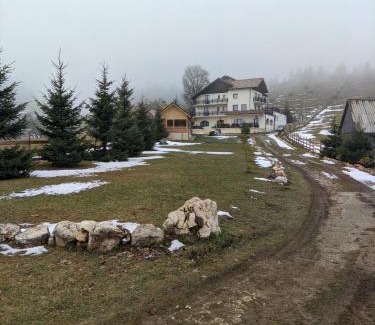 Moeciu de Sus House | La Rocca