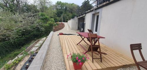 Bourg-Saint-Andeol Apartment | La romarine