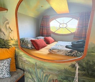 Beaulon Bed & Breakfast | La roulotte Champêtre des Grillots