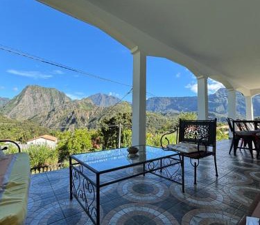 Bourg-Murat Villa | La Salazienne