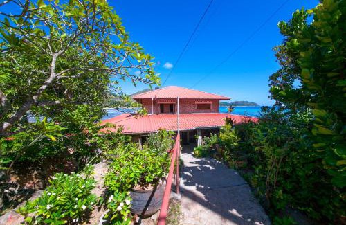 Praslin Island Villa | La Saline