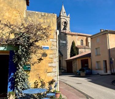 Villes-sur-Auzon House | La Sarrasine
