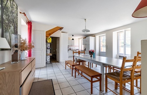 Landevieille Cottage | "La Savarière": Cottage and beach for 12 people