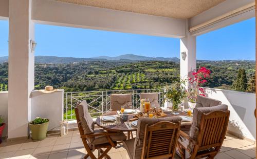 Xiro Chorio Villa | La Serena Residence & Farm with Heated Pool