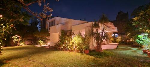 Ahmedabad House | La Shangrila Charming City Center Villa