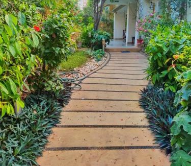 Ahmedabad House | La Shangrila Charming City Center Villa
