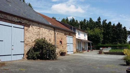 Saint-Amand-Magnazeix Bed & Breakfast | La Source