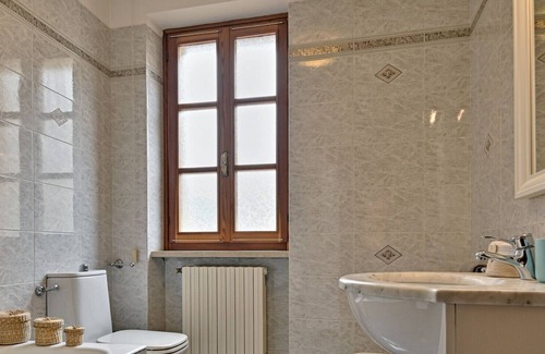 Bogliaco Apartment | La Spiaggetta-Rebomaholidays, large house in the historic centre