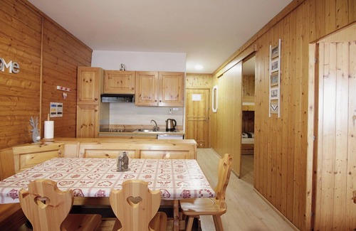 Dosso Veronza Apartment | La Tana - Residence with pool