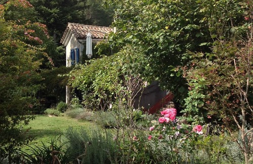 Chamborigaud Apartment | "La Terrasse" Gîte in 18th century character house Garden, swimming pool
