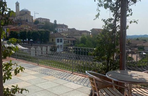 Montegrosso dʼAsti Apartment | La terrazza sul Monferrato