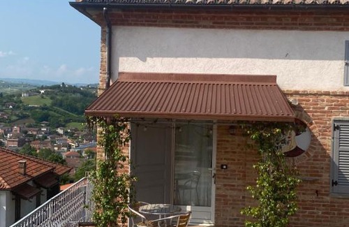 Montegrosso dʼAsti Apartment | La terrazza sul Monferrato