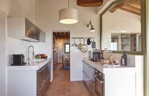 Rosennano Apartment | LA TORRE, AN EAGLE NEST ABOVE THE TUSCANY LANDSCAPE
