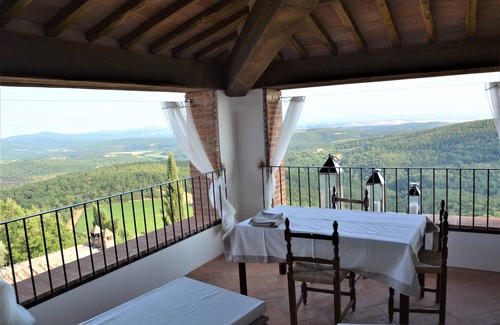 Rosennano Apartment | LA TORRE, AN EAGLE NEST ABOVE THE TUSCANY LANDSCAPE
