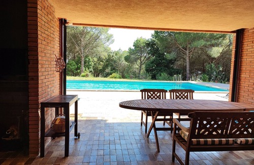 Canoves Villa | La Torre de La Garriga, 30 minutes from Barcelona. Villa with swimming pool and barbecue.