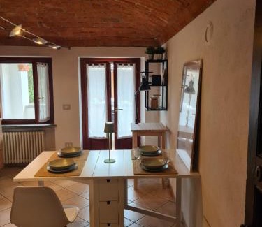Caravino Apartment | La torretta 22
