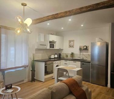 Vertrieu Apartment | "La Tour", Logement cosy, au calme
