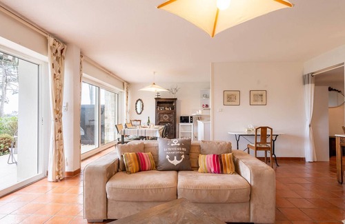 La Trinite-sur-Mer Apartment | La Trinité-sur-Mer: 3-Room Apt, Sleeps 6, Wifi, Parking