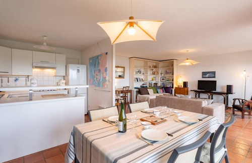 La Trinite-sur-Mer Apartment | La Trinité-sur-Mer: 3-Room Apt, Sleeps 6, Wifi, Parking