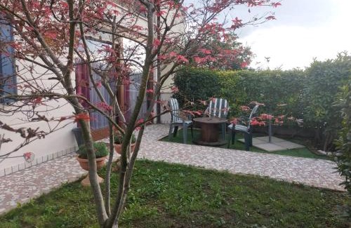 Fontanafredda House | La tua casa meravigliosa con giardino