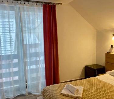 Valiug House | La Turcu