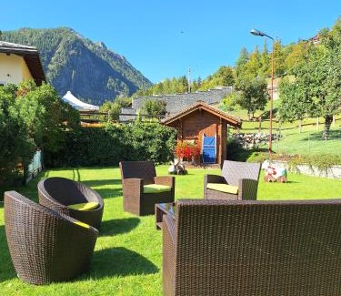 Saint-Leonard House | La Vieille Cloche