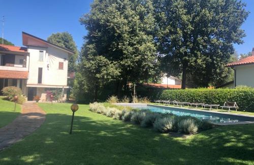 Marina di Pietrasanta House | La Villa al 6