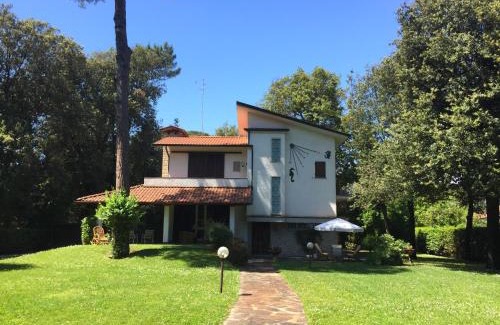 Marina di Pietrasanta House | La Villa al 6