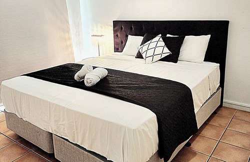 Cannonvale Resort | La Villa Beach Rd Pets under 10kg 3 nts min call before booking O466573617