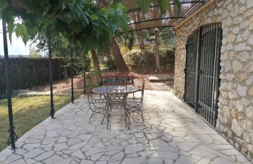 Montfrin Villa | La villa de charmassone