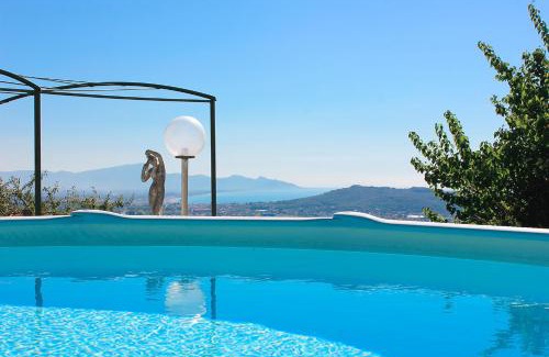 Madonna della Croce Villa | La Villa dei Limoni - Villa Panoramic with Pool