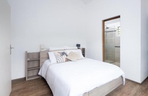 Etang Sale Les Bains Villa | La Villa des Lataniers