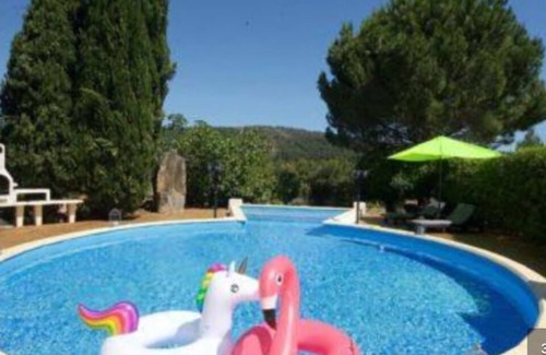 Bize-Minervois Apartment | La Villa du Menhir gites bed and breakfast