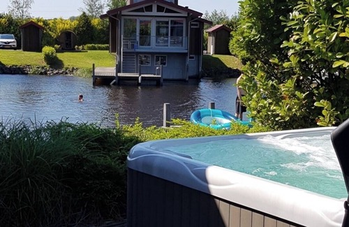 Jistrum Villa | La Villa: HAUS AM SEE