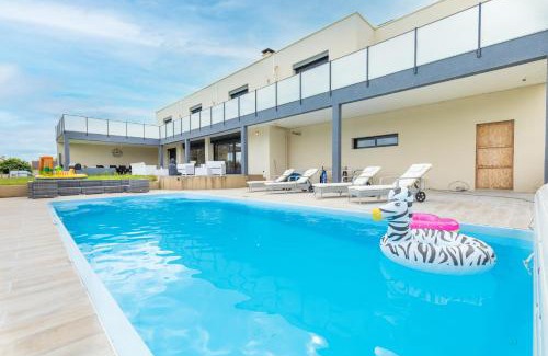Nibelle Villa | La Villa Nibelle - Piscine SPA & Cinéma